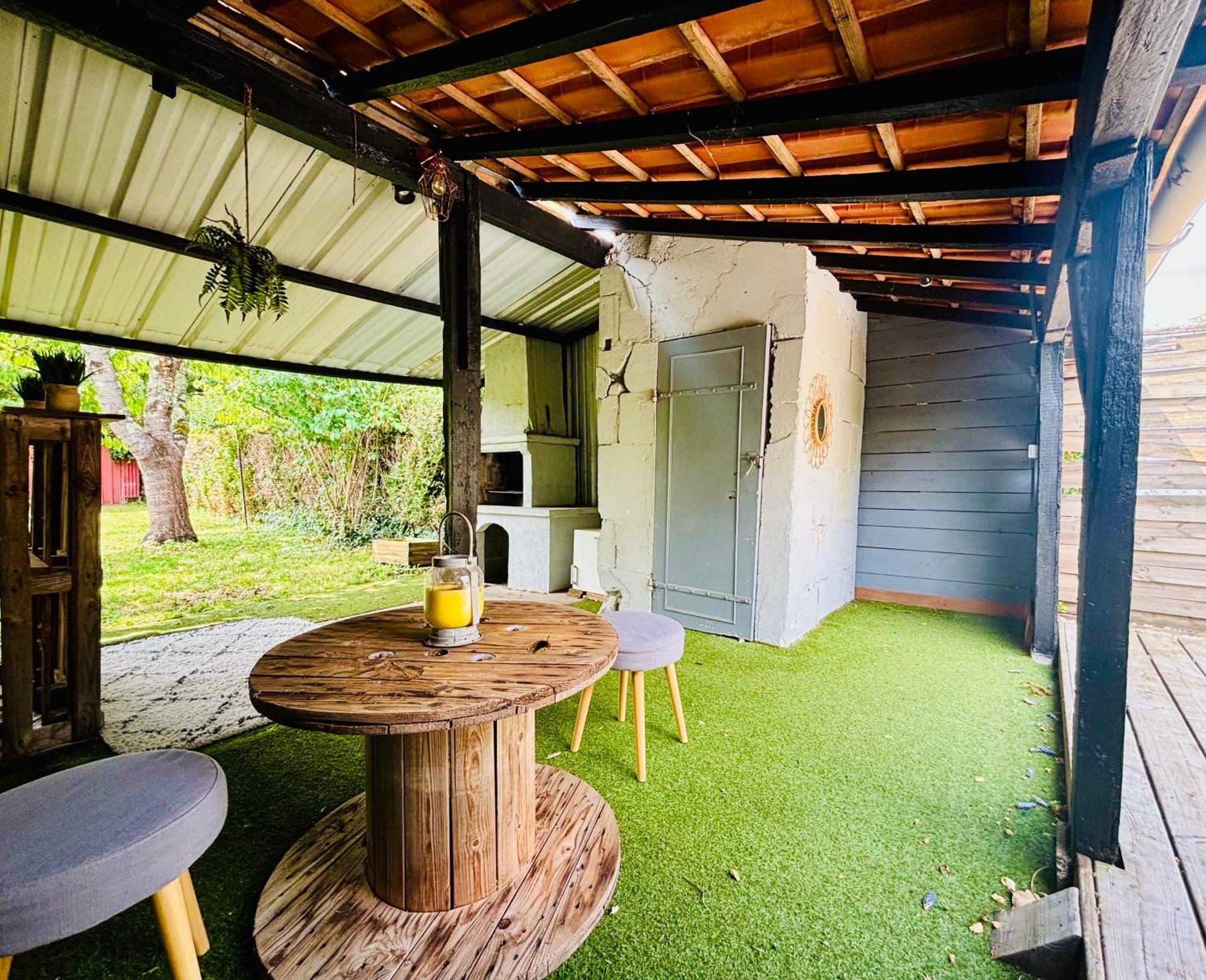La Maison Du Parc, Charme Et Tranquillite Niort Esterno foto