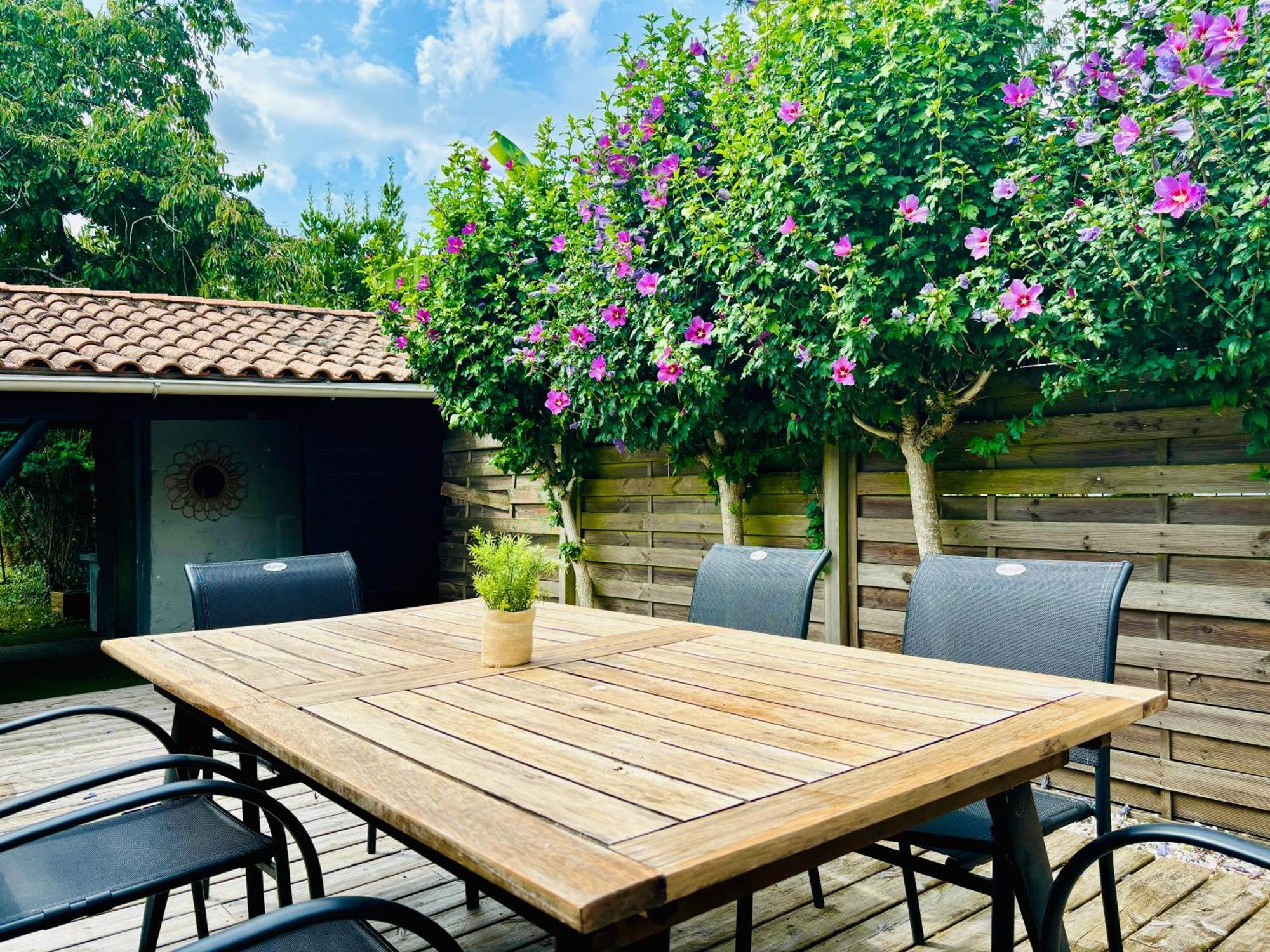La Maison Du Parc, Charme Et Tranquillite Niort Esterno foto