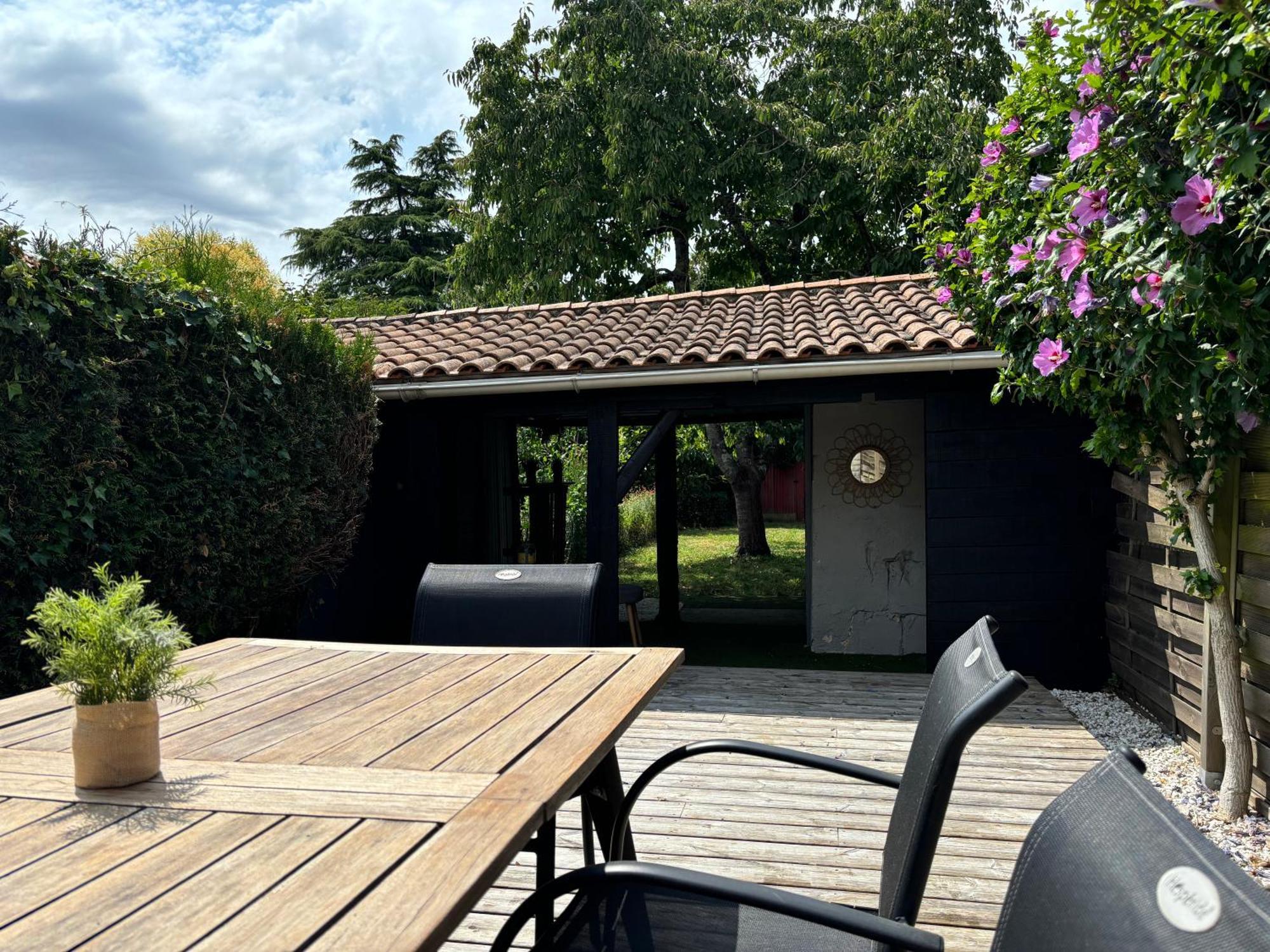 La Maison Du Parc, Charme Et Tranquillite Niort Esterno foto